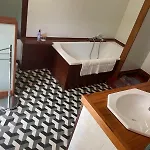 Le Petit Paradis Frühstückspension 3*