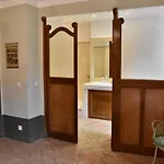 לינה וארוחת בוקר Le Petit Paradis 3*