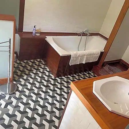 Le Petit Paradis Bed & Breakfast 3*